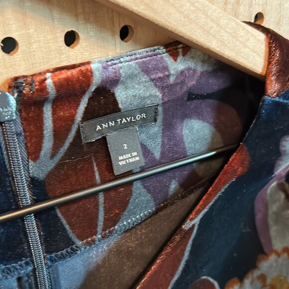 Ann Taylor L/S Velvet Material Shift Mini Dress - Picture 2 of 8